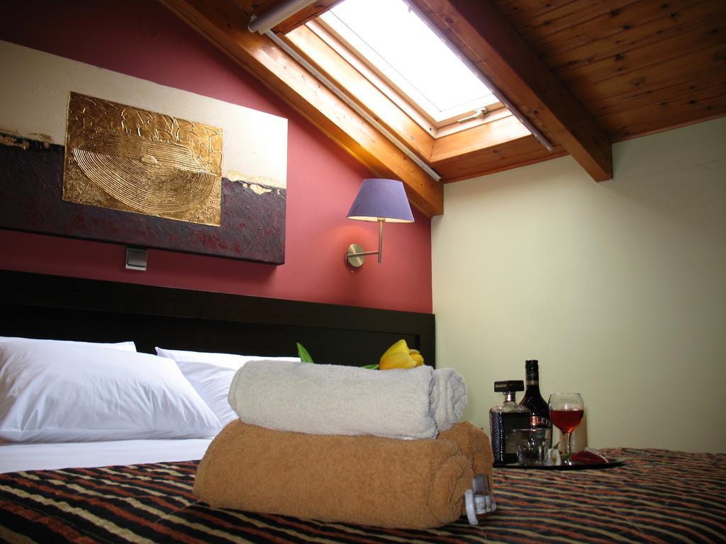 Hotel Prigipikon Suites And Sofites Loutra Ipatis Eksteriør billede