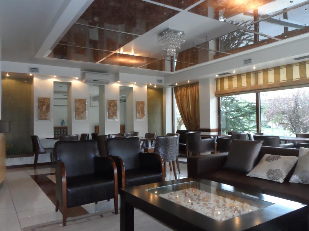 Hotel Prigipikon Suites And Sofites Loutra Ipatis Eksteriør billede