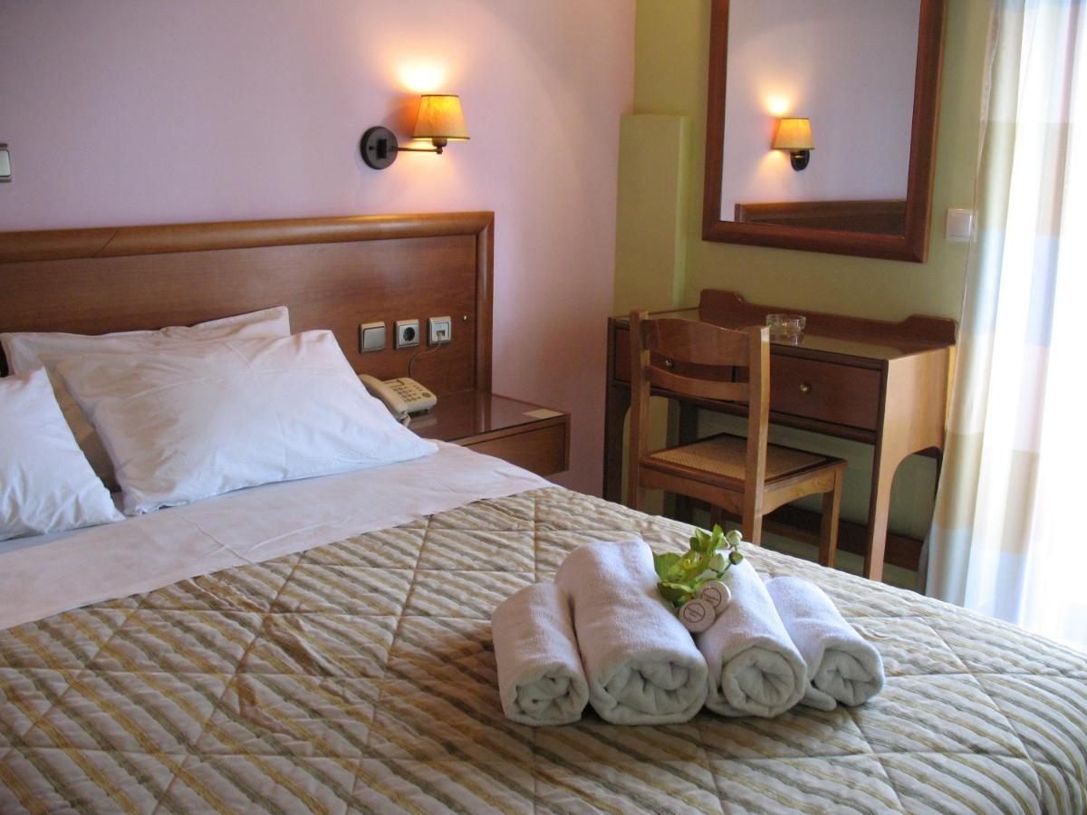 Hotel Prigipikon Suites And Sofites Loutra Ipatis Eksteriør billede